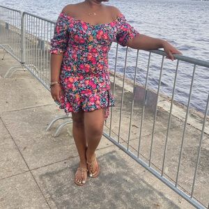 Mini-Rouche Floral off Shoulder Dress